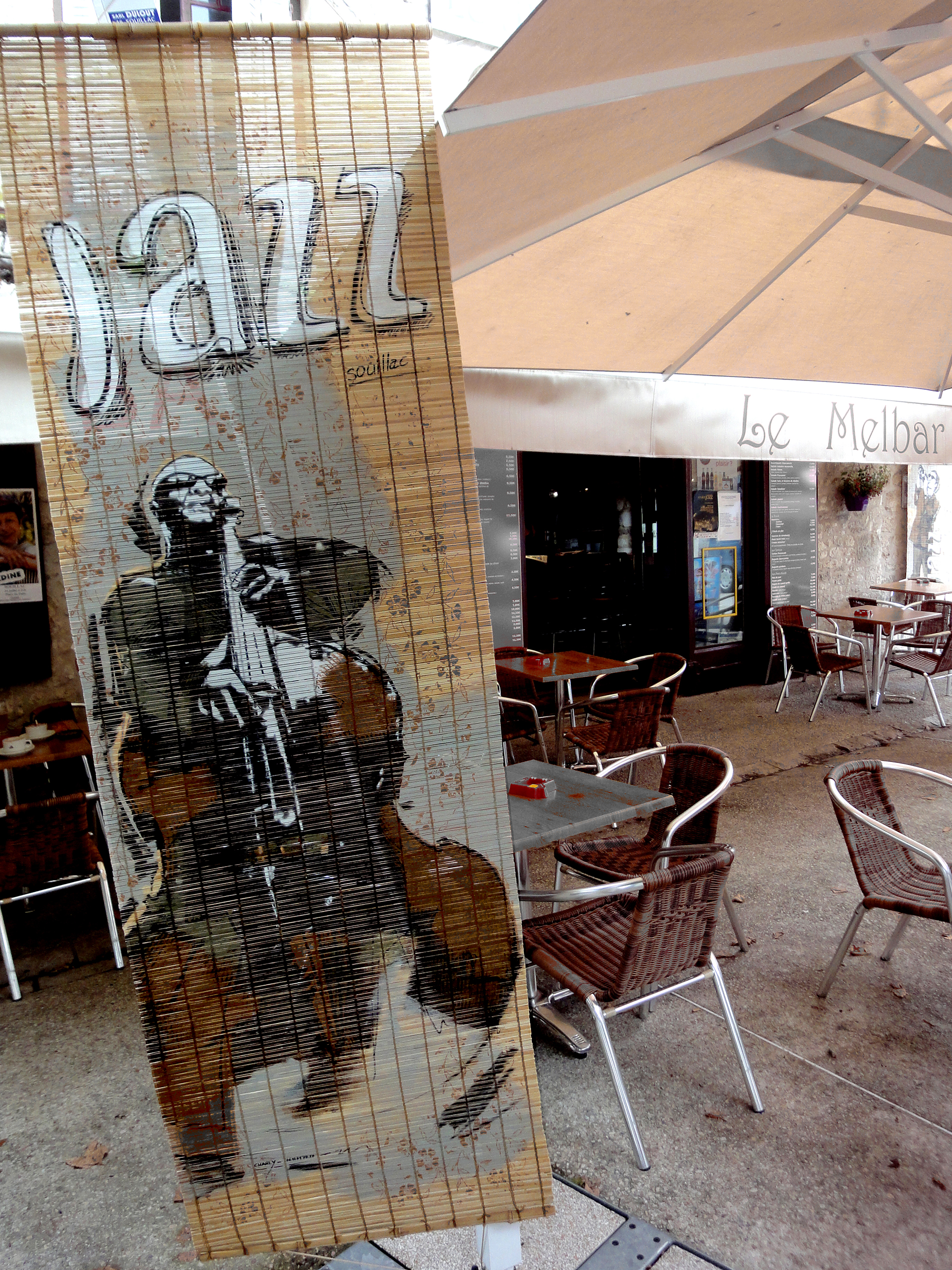 Varlet Jean-Charles - Souillac Jazz Festival - peintures sur kakemonos - vitrines - fresques - décors - commerces - restaurants - café - concerts - scènes - terrasse